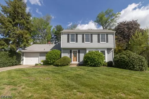 104 Dorado Dr, Delran, NJ 08075