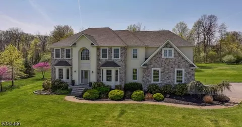 6 Dale Dr, Flemington, NJ 08822