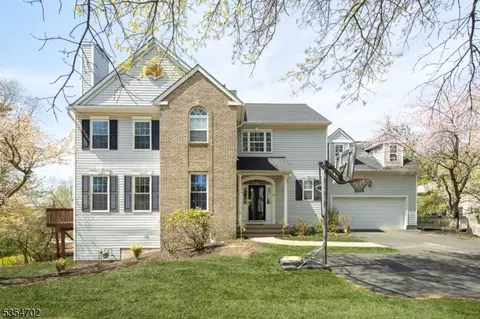 28 Liberty Ridge Rd, Basking Ridge, NJ 07920