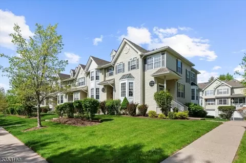 16 Worthington Ter, Flemington, NJ 08822