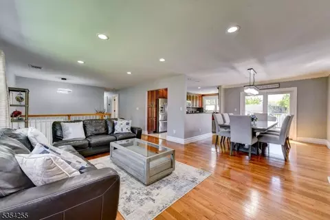 7 King Ct, Wayne, NJ 07470 photo 9