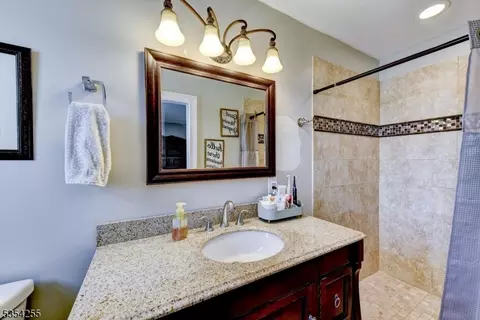 7 King Ct, Wayne, NJ 07470 photo 23