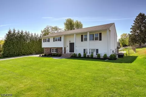 7 King Ct, Wayne, NJ 07470 photo 2