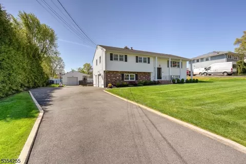 7 King Ct, Wayne, NJ 07470 photo 3