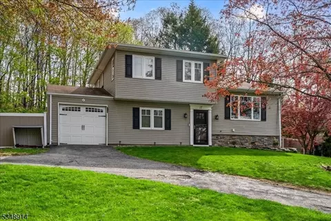 17 Maryann Ter, Stanhope, NJ 07874