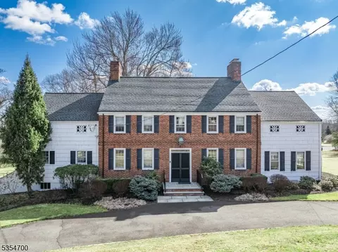970 Nepawin Ln, Scotch Plains, NJ 07076