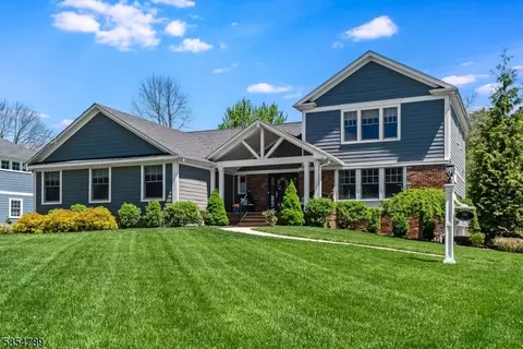 1391 Chapel Hill Rd, Mountainside, NJ 07092