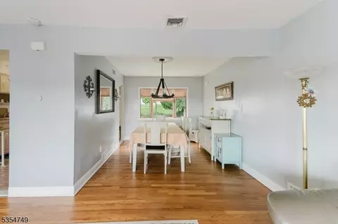 29 Hickory Rd, Nutley, NJ 07110 photo 5