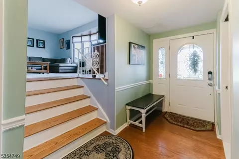 29 Hickory Rd, Nutley, NJ 07110 photo 2