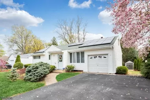 5 Glenfair Rd, Fair Lawn, NJ 07410