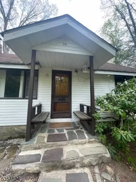 218 Wawayanda Rd, Highland Lakes, NJ 07422