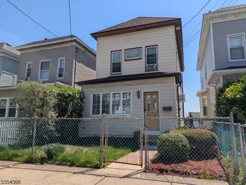288 Elm St, Kearny, NJ 07032