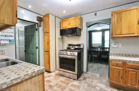 528 E 2nd St, Plainfield, NJ 07060 photo 12