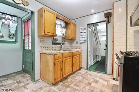 528 E 2nd St, Plainfield, NJ 07060 photo 13