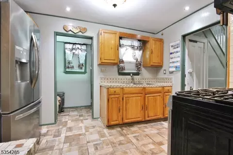 528 E 2nd St, Plainfield, NJ 07060 photo 14