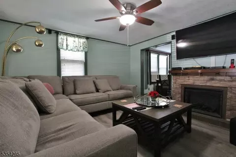 528 E 2nd St, Plainfield, NJ 07060 photo 9