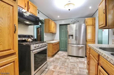 528 E 2nd St, Plainfield, NJ 07060 photo 11