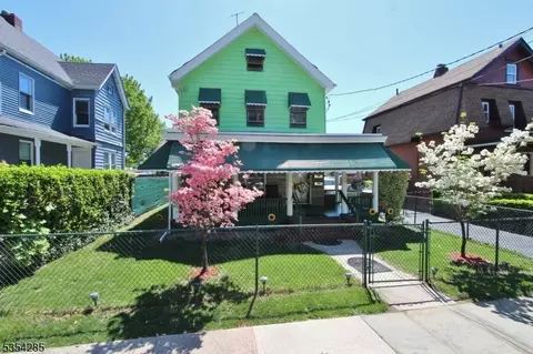 528 E 2nd St, Plainfield, NJ 07060 photo 2