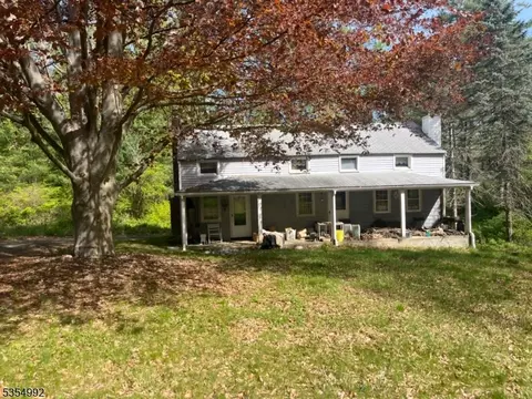 703 Brass Castle Rd, Belvidere, NJ 07823