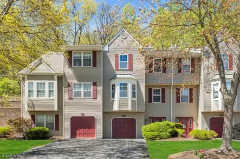 103 Pinehurst Dr, Washington, NJ 07882