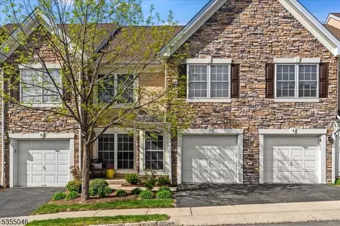 6 Aspen Ter, North Haledon, NJ 07508
