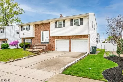 22 Fanning St, Fords, NJ 08863