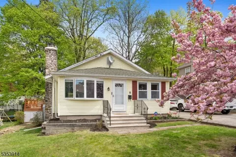 9 Hatakawanna Ter, Mount Olive, NJ 07828