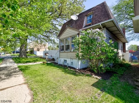 36 Frederick St, Carteret, NJ 07008