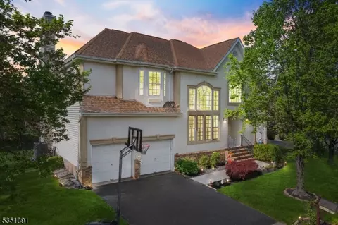 30 Goldenrod Dr, Belle Mead, NJ 08502