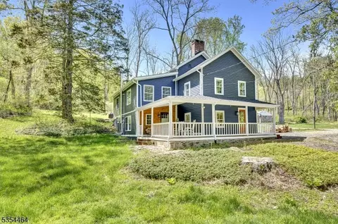 15 Anderson Rd, Clinton, NJ 08809