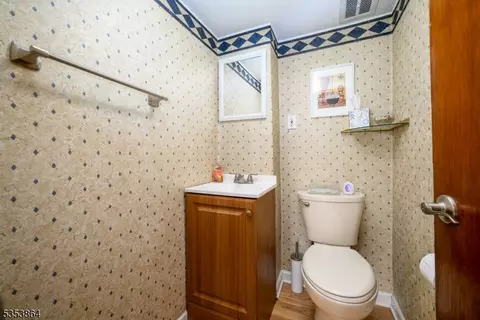 91 Armstrong Dr, Clark, NJ 07066 photo 28