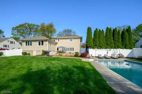 91 Armstrong Dr, Clark, NJ 07066 photo 32