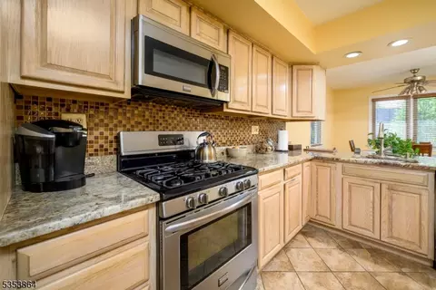 91 Armstrong Dr, Clark, NJ 07066 photo 15