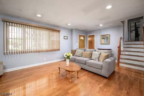 91 Armstrong Dr, Clark, NJ 07066 photo 5