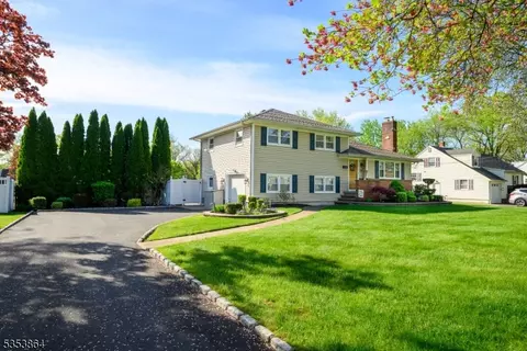 91 Armstrong Dr, Clark, NJ 07066 photo 2