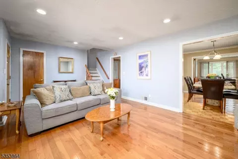 91 Armstrong Dr, Clark, NJ 07066 photo 4