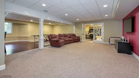 17 Farmstead Ln, Wayne, NJ 07470 photo 36