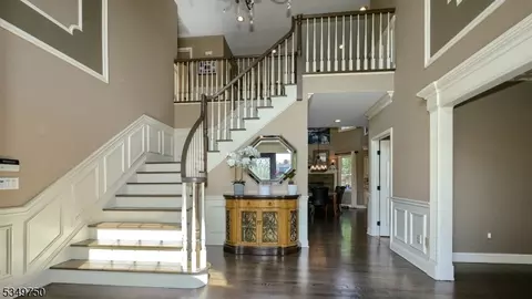 17 Farmstead Ln, Wayne, NJ 07470 photo 5
