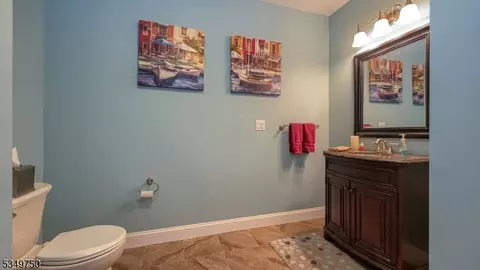17 Farmstead Ln, Wayne, NJ 07470 photo 35