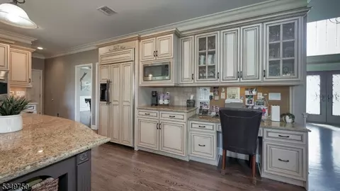 17 Farmstead Ln, Wayne, NJ 07470 photo 12