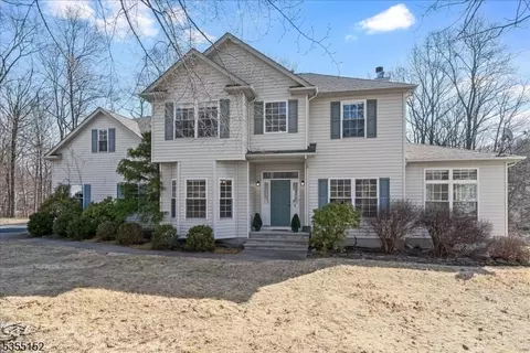 4 Manor Dr, Byram Twp, NJ 07821
