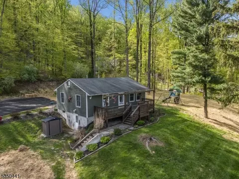 263 Asbury West Portal Rd, Asbury, NJ 08802