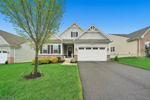 52 Mountain View Ln, Port Murray, NJ 07865