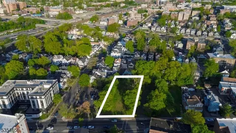 121 N Grove St, East Orange City, NJ 07017