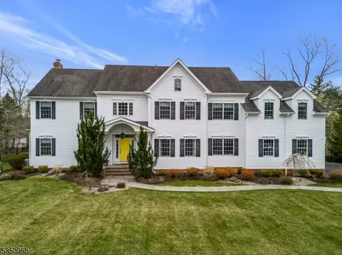 3 Dogwood Dr, Morristown, NJ 07960