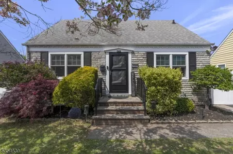 325 Giles Ave, Middlesex, NJ 08846