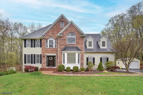 23 Kroghs Ln, Sparta, NJ 07871