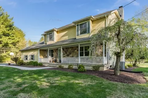 4 Schaaf Rd, Bloomsbury, NJ 08804