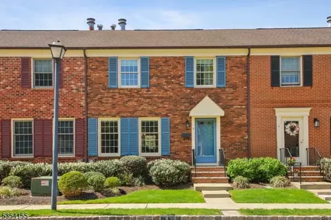 9 Cowperthwaite Sq, Westfield, NJ 07090