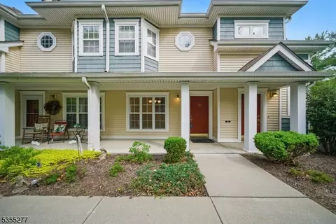 105 Old Farm Dr #105, Great Meadows, NJ 07838